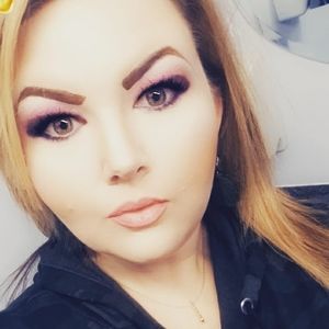 Meet your Posher, Cortney